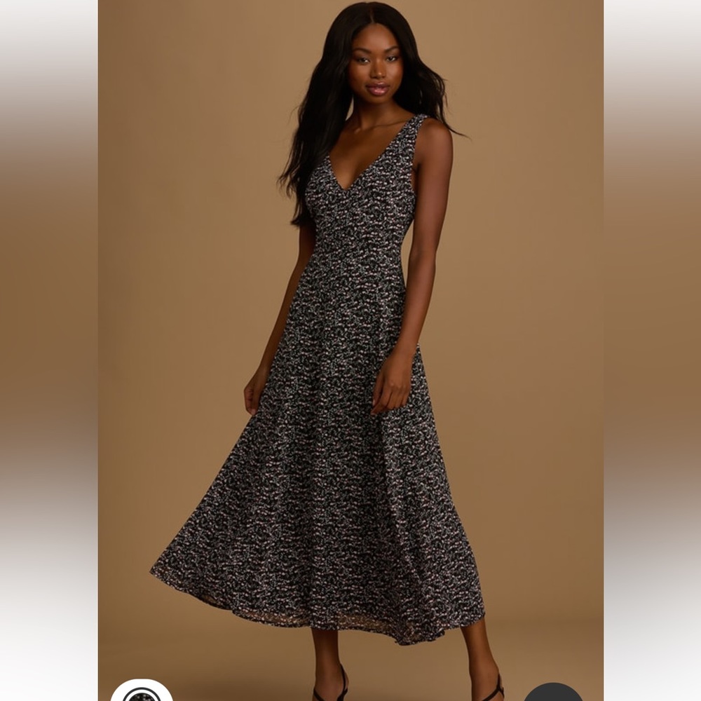 Lulus Your Only Darling Black Floral Print Sleeveless Midi Dress NWT Size S